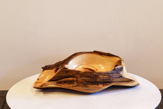 beautifully grained red oak catchall wood bowl with live edge bark and tapered ends, rustic but refined, 13 x 6.75 x 3.5T’’, 1.44# , 243-J